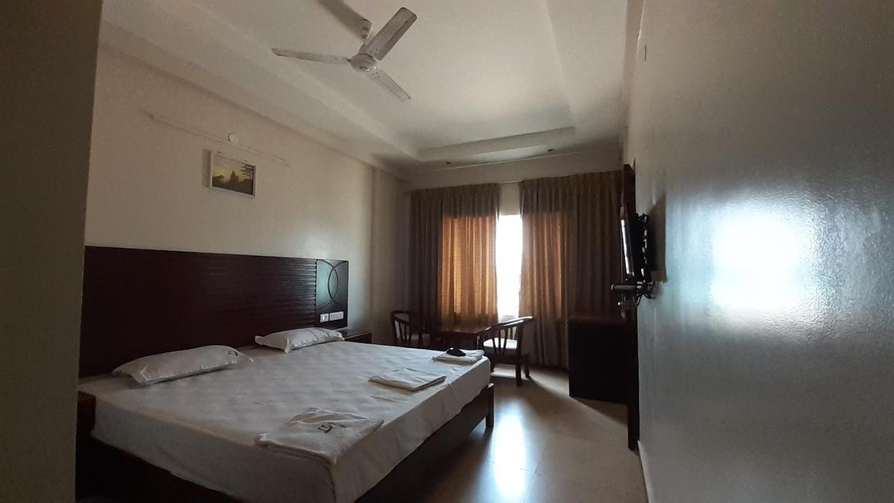 Hotel Balaji Inn Tańdźawur Zewnętrze zdjęcie