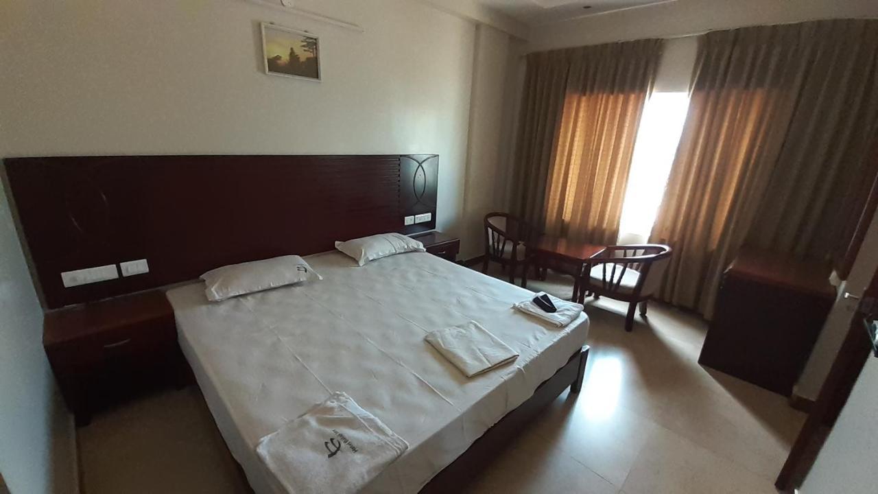 Hotel Balaji Inn Tańdźawur Zewnętrze zdjęcie